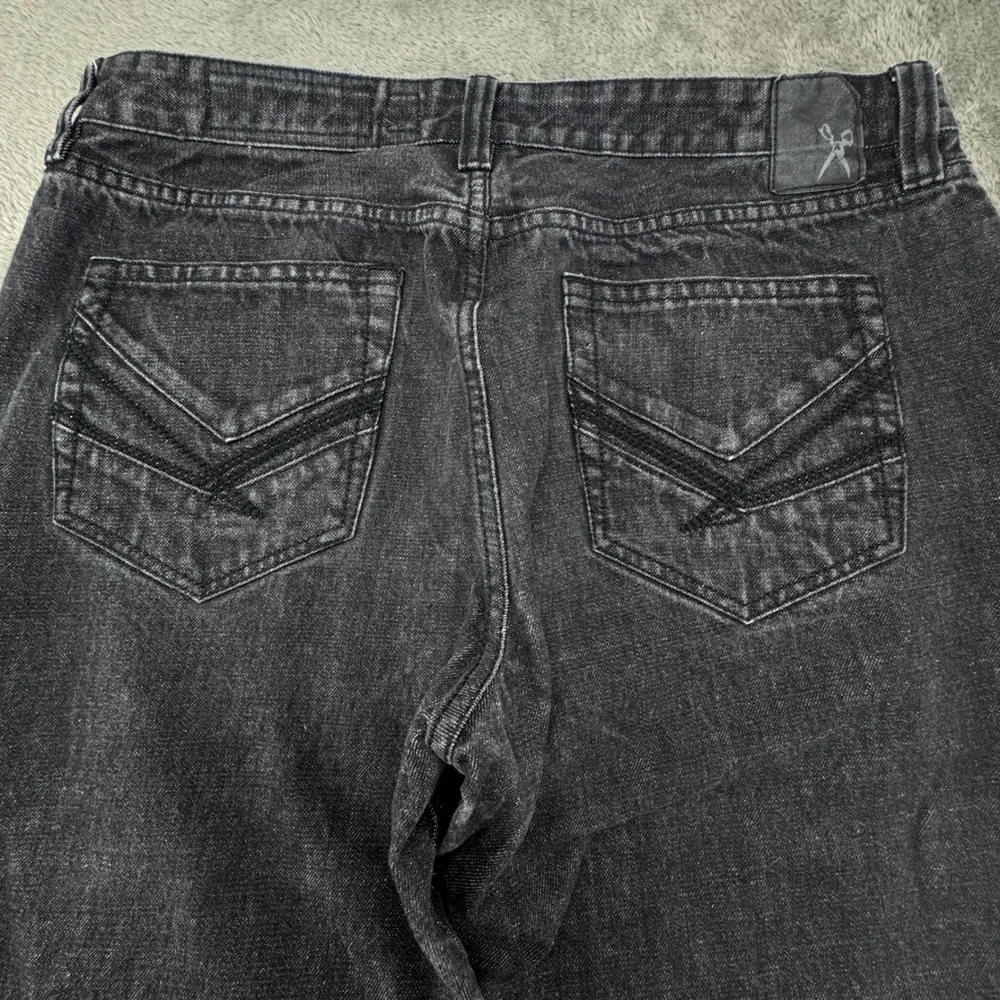 Marc Ecko Cut & Sew Mens 38 Straight Leg Black Denim Jeans‎ Embroidered Pockets